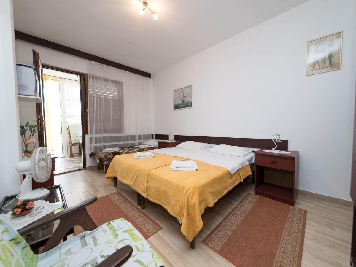 Apartments Biserka ซริกเวนิซา ภายนอก รูปภาพ