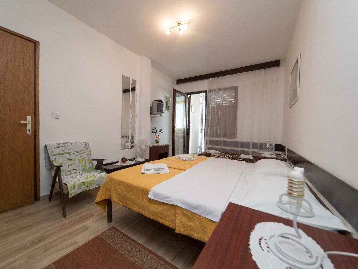 Apartments Biserka ซริกเวนิซา ภายนอก รูปภาพ